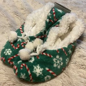 Christmas holiday cheer slippers in L/xL